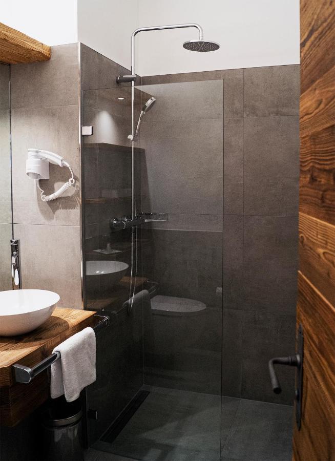 Hotel Almwirt Haar  Exteriör bild