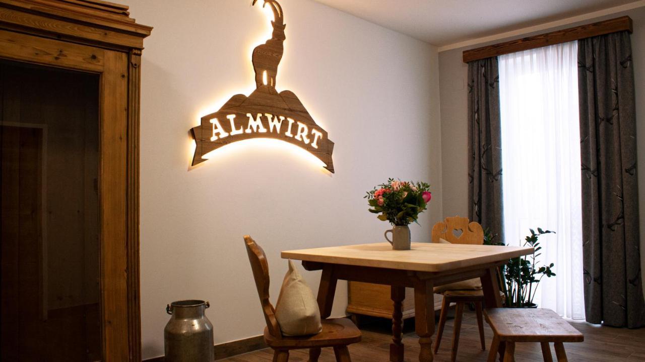 Hotel Almwirt Haar  Exteriör bild